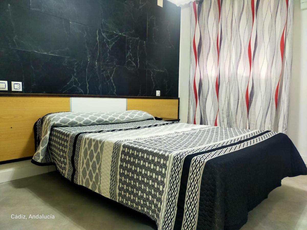 Hostal La Campana La Línea de la Concepción Extérieur photo