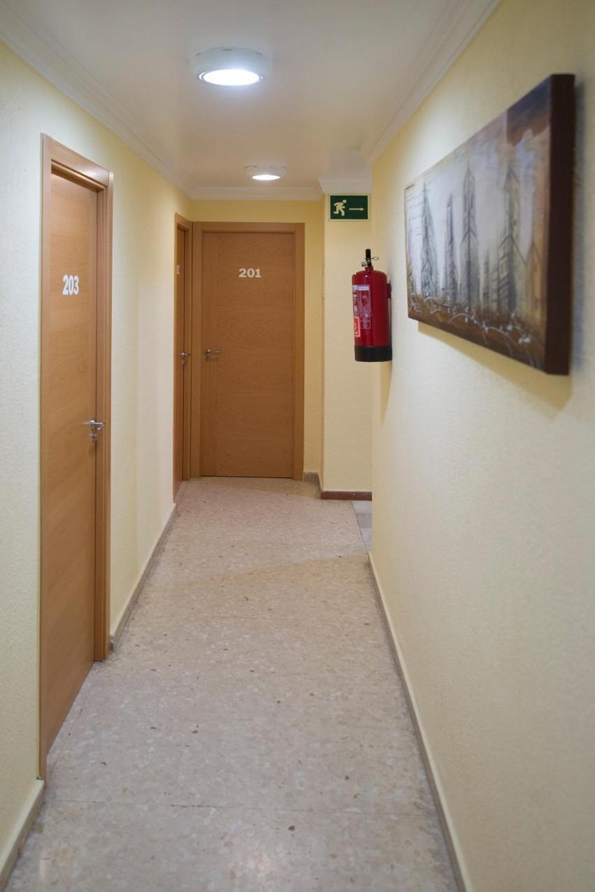Hostal La Campana La Línea de la Concepción Extérieur photo
